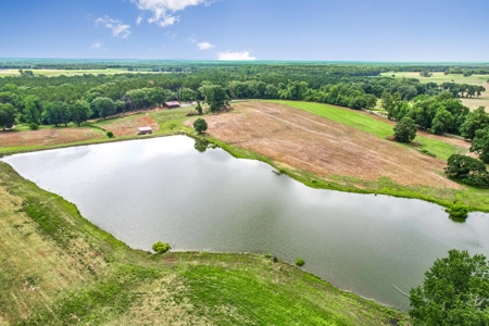 Luxury Ranch with Lakes and Venue - image 34