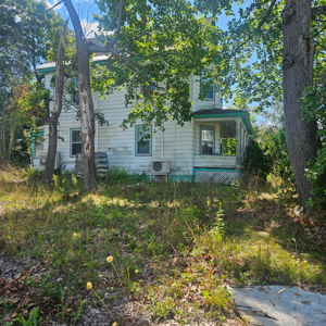 Charming Victorian Fixer-Upper on Corner Lot – Endless Potential! - image 4