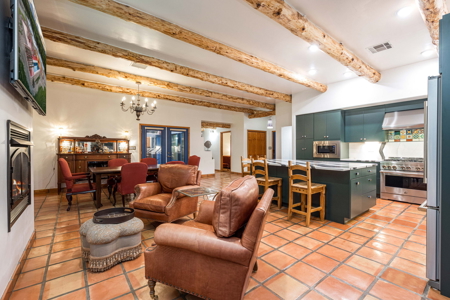 Luxury Estate for Sale in Mesilla, New Mexico - image 12