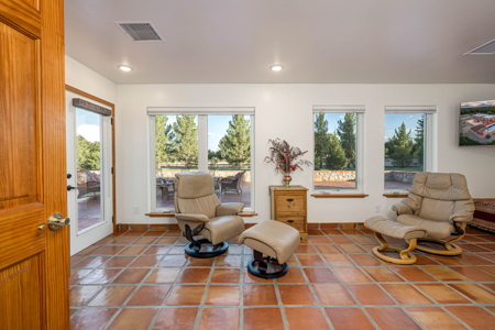 Luxury Estate for Sale in Mesilla, New Mexico - image 13