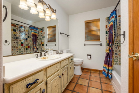 Luxury Estate for Sale in Mesilla, New Mexico - image 19