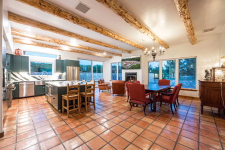 Luxury Estate for Sale in Mesilla, New Mexico - image 6