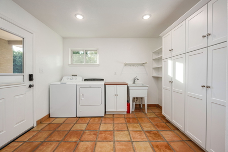 Luxury Estate for Sale in Mesilla, New Mexico - image 21