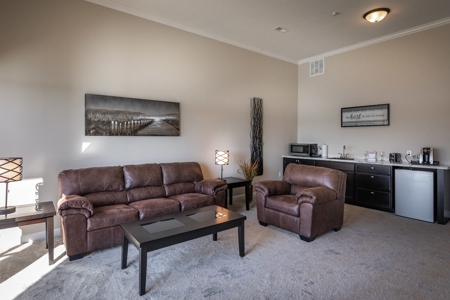 Premier Hospitality Assets at Table Rock Lake For Sale - image 12