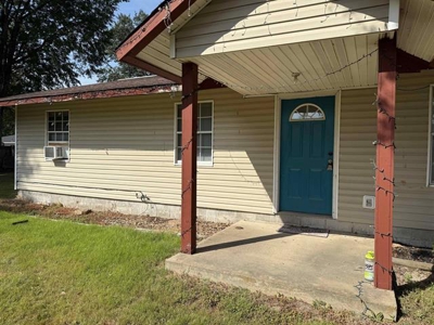 Very Well Maintained Home For Sale Newport AR - image 3