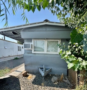 Home in Town For Sale in Union Gap, WA - image 1