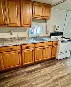 Home in Town For Sale in Union Gap, WA - image 3