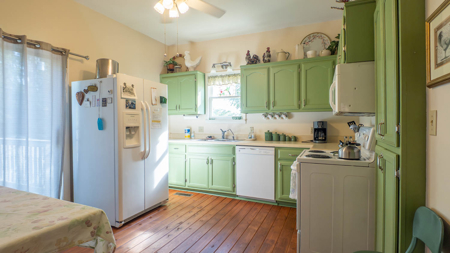 1900 Victorian Style Home in the Arkansas Ozarks - image 35