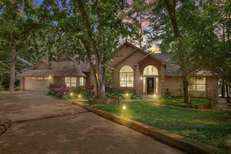 Lakefront 4BR-3.5BA Home in Holly Lake Ranch, Texas For Sale - image 1