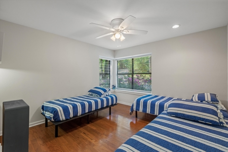 Lakefront 4BR-3.5BA Home in Holly Lake Ranch, Texas For Sale - image 29