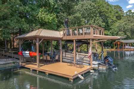 Lakefront 4BR-3.5BA Home in Holly Lake Ranch, Texas For Sale - image 42