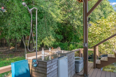 Lakefront 4BR-3.5BA Home in Holly Lake Ranch, Texas For Sale - image 45