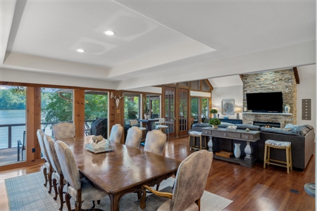 Lakefront 4BR-3.5BA Home in Holly Lake Ranch, Texas For Sale - image 9