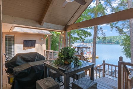 Lakefront 4BR-3.5BA Home in Holly Lake Ranch, Texas For Sale - image 33