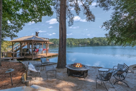 Lakefront 4BR-3.5BA Home in Holly Lake Ranch, Texas For Sale - image 39