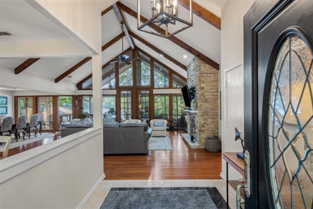 Lakefront 4BR-3.5BA Home in Holly Lake Ranch, Texas For Sale - image 6