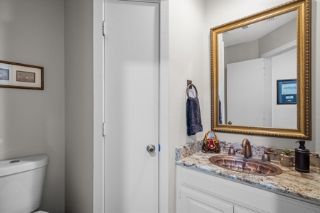 Lakefront 4BR-3.5BA Home in Holly Lake Ranch, Texas For Sale - image 24