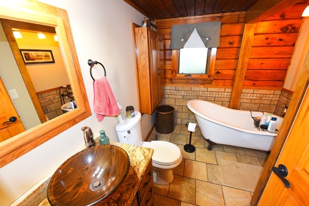 Hobby Farm, Large House, Barn, Large Shop, Country Living - image 16