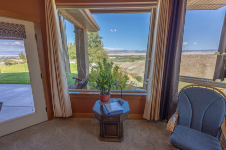 Colorado Custom Home with Acreage and Pond - image 12