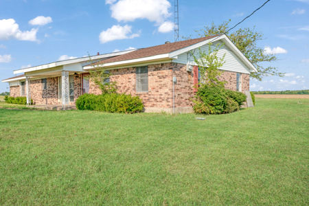 Country Home with 1.5 Acres in Cooper, TX - image 7