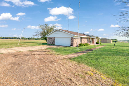 Country Home with 1.5 Acres in Cooper, TX - image 9