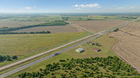 Country Home with 1.5 Acres in Cooper, TX - image 3