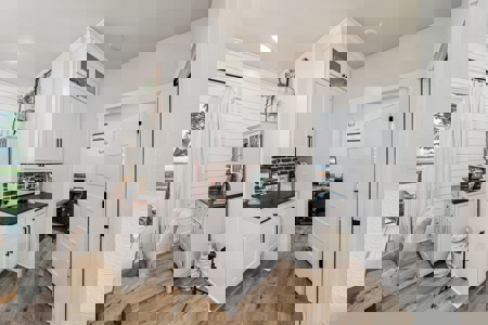 Pryor, Oklahoma Luxury Custom-Built  Farmhouse For Sale - image 14