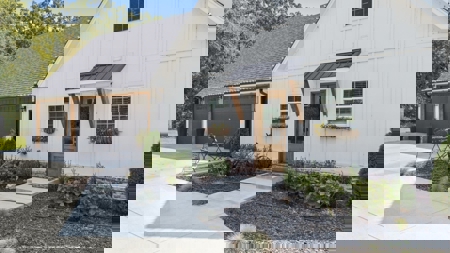 Pryor, Oklahoma Luxury Custom-Built  Farmhouse For Sale - image 2