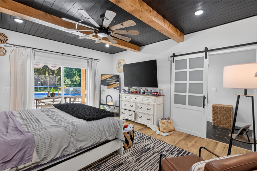 No Caption