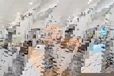 Pryor, Oklahoma Luxury Custom-Built  Farmhouse For Sale - image 9