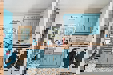 Pryor, Oklahoma Luxury Custom-Built  Farmhouse For Sale - image 17