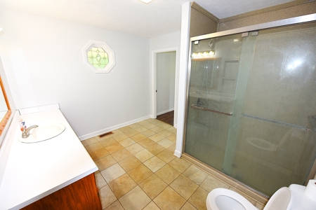 Kentucky Multi-Family Retreat, 124 Acres, 2 Houses, Creeks, Ponds - image 17