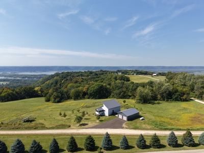 Contemporary Country Home Built in 2021 in SW Wisconsin - image 45