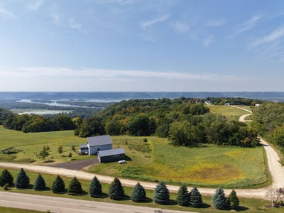 Contemporary Country Home Built in 2021 in SW Wisconsin - image 1