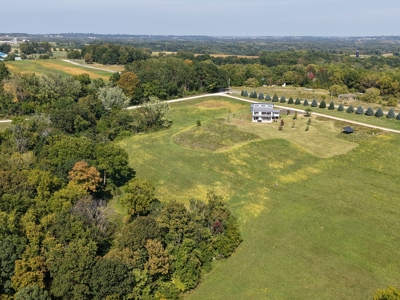 Contemporary Country Home Built in 2021 in SW Wisconsin - image 2