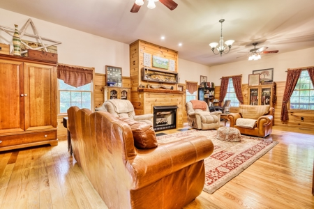 Country Home for Sale in Floyd VA - image 16