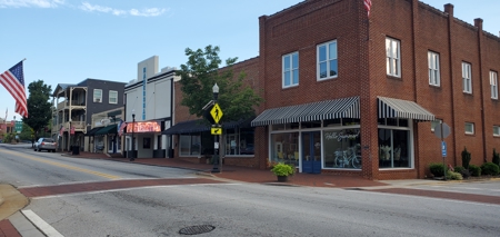 Thriving Turn Key Restaurant in Downtown Clarkesville GA - image 18