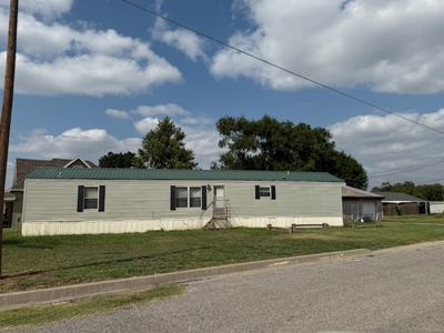 Investment Opportunity or Starter Home! - image 9