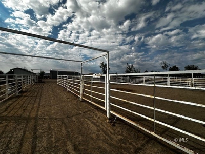 Turnkey 19.69-Acre Equestrian Estate in Modoc County - image 13