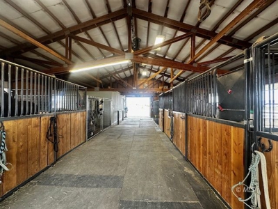 Turnkey 19.69-Acre Equestrian Estate in Modoc County - image 14