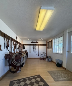 Turnkey 19.69-Acre Equestrian Estate in Modoc County - image 24