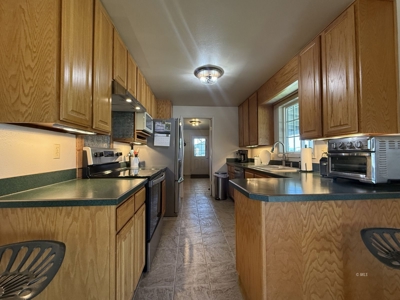 Turnkey 19.69-Acre Equestrian Estate in Modoc County - image 5