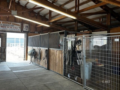 Turnkey 19.69-Acre Equestrian Estate in Modoc County - image 11