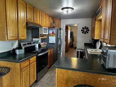 Turnkey 19.69-Acre Equestrian Estate in Modoc County - image 32