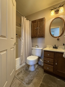 Turnkey 19.69-Acre Equestrian Estate in Modoc County - image 10