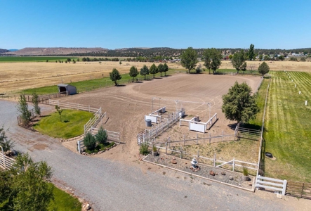 Turnkey 19.69-Acre Equestrian Estate in Modoc County - image 32