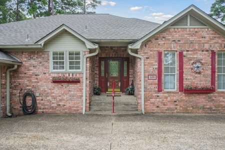 3BD-2.5BA Golf Course Home in Holly Lake Ranch in NE Texas - image 5