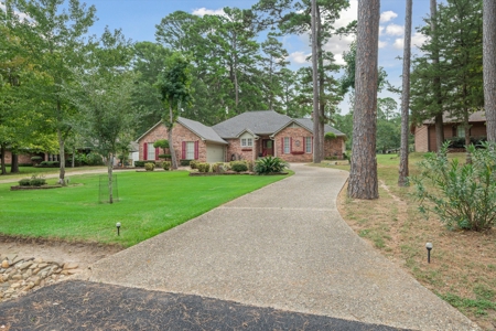 3BD-2.5BA Golf Course Home in Holly Lake Ranch in NE Texas - image 4
