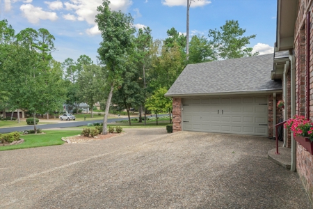 3BD-2.5BA Golf Course Home in Holly Lake Ranch in NE Texas - image 43
