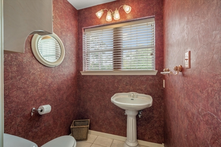 3BD-2.5BA Golf Course Home in Holly Lake Ranch in NE Texas - image 22